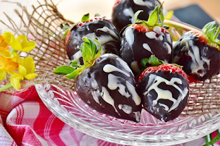 chocolate-covered-strawberries 