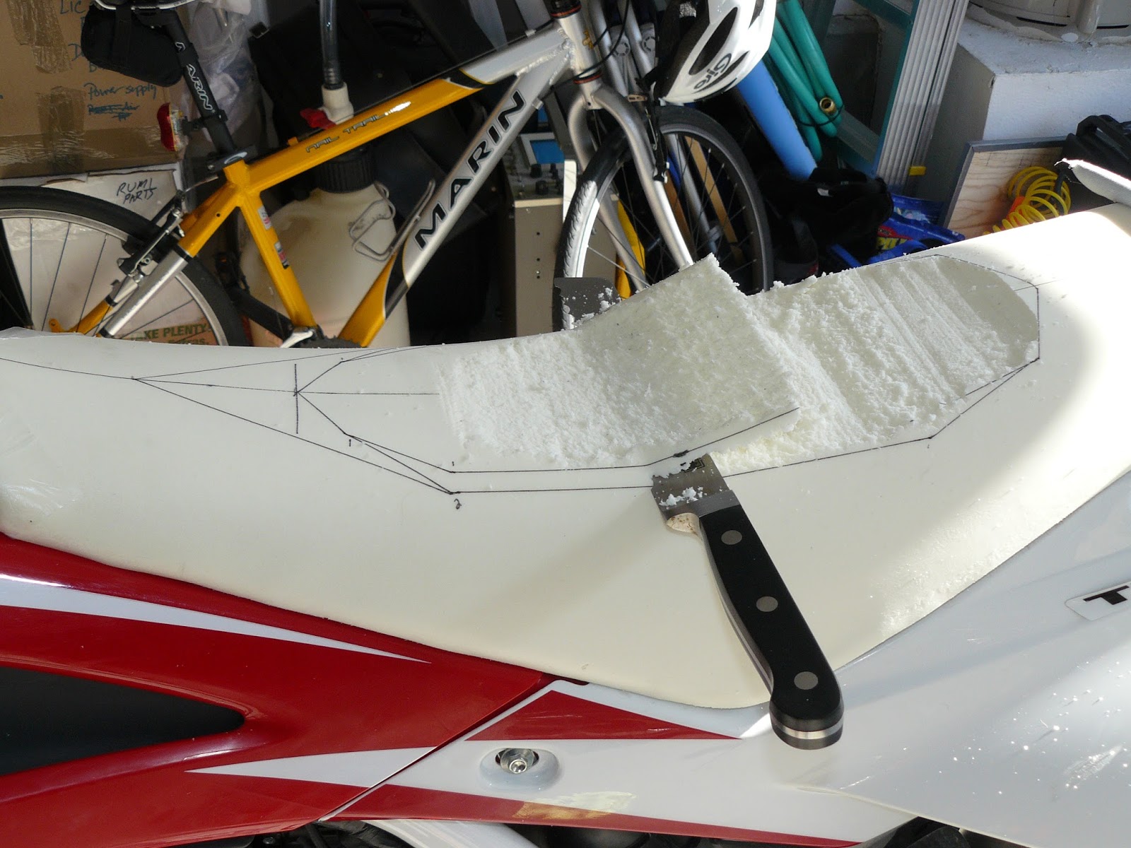 Pipe And Tank Cutting the Seat, Lowering the Bike