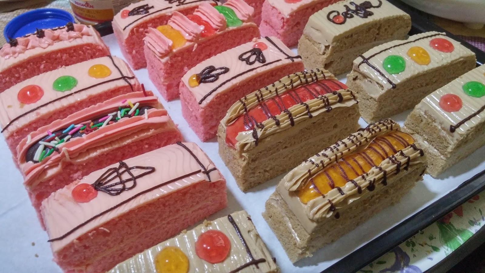 Cooking with Lu Old School Buttercream Cakes/ SG National day Old