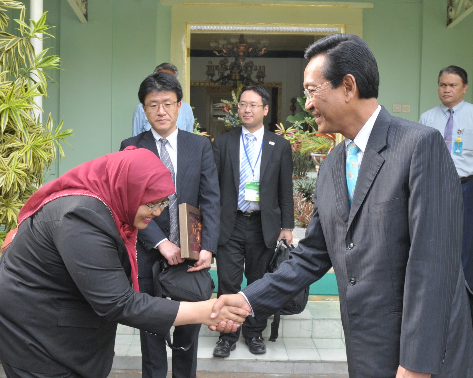 18+ Arti Mimpi Bertemu Sultan Hamengkubuwono