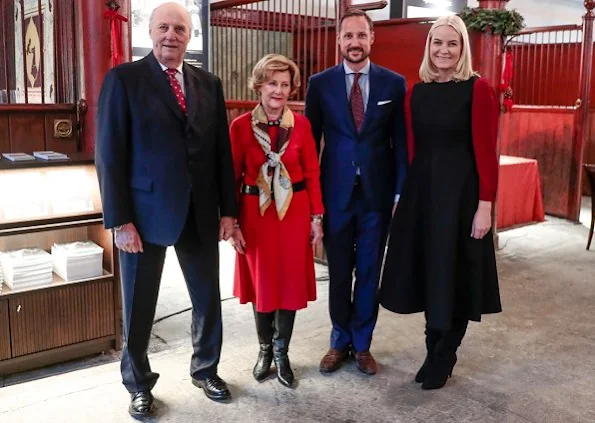 Crown Prince Haakon, Crown Princess Mette-Marit, King Harald and Queen Sonja at Christmas meeting