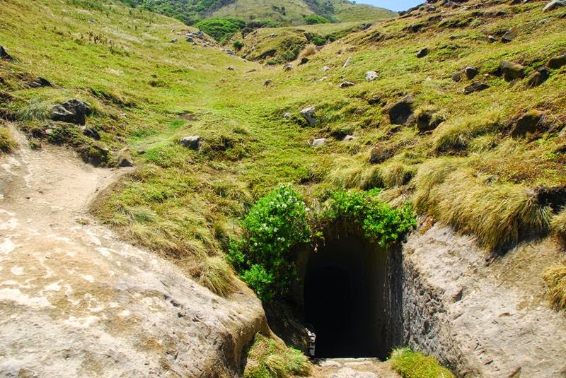 Father dig tunnel in the memory of his youngest daughter on the Beach of Dunedin, New Zealand.