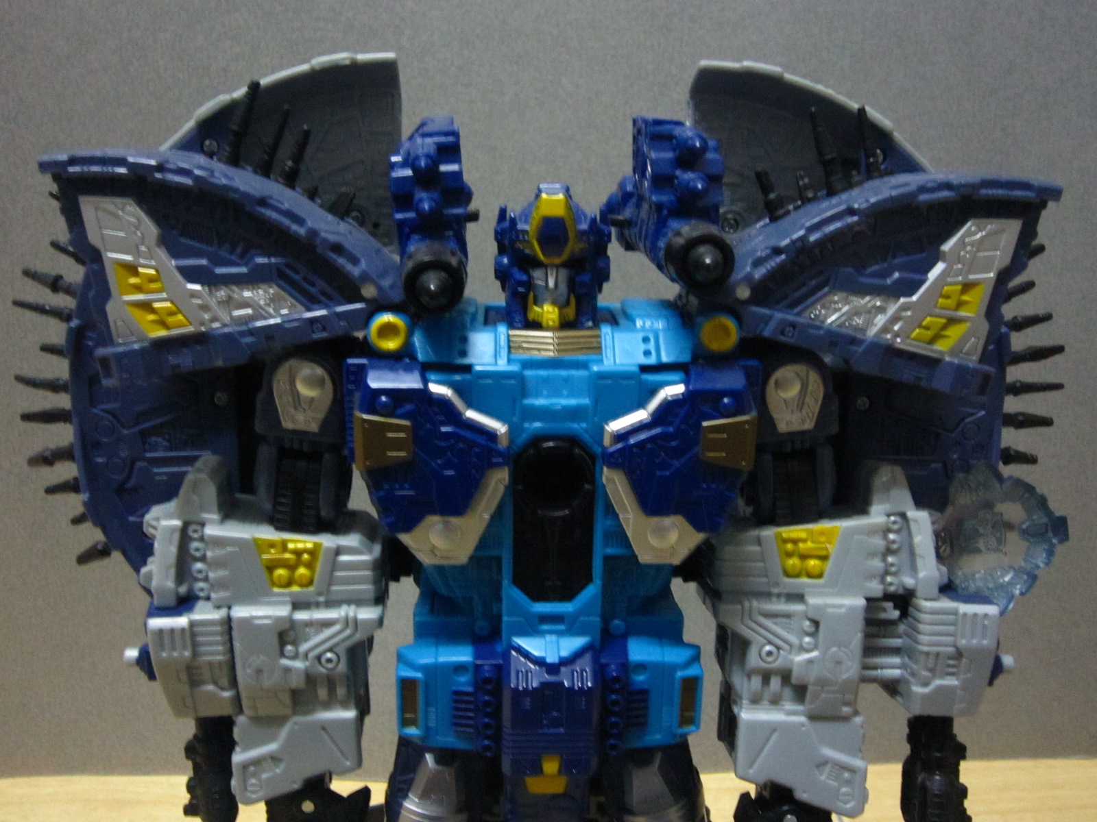 Totally Toys Transformers Cybertron Primus vs Unicron