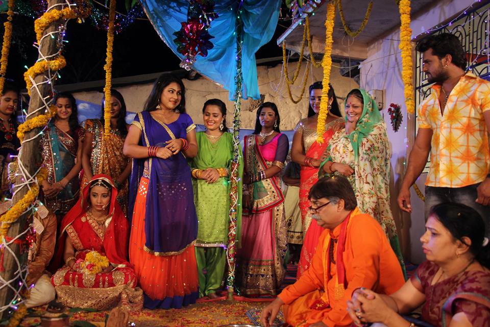 download veio of akshay kumar holi scene sehera bandh k