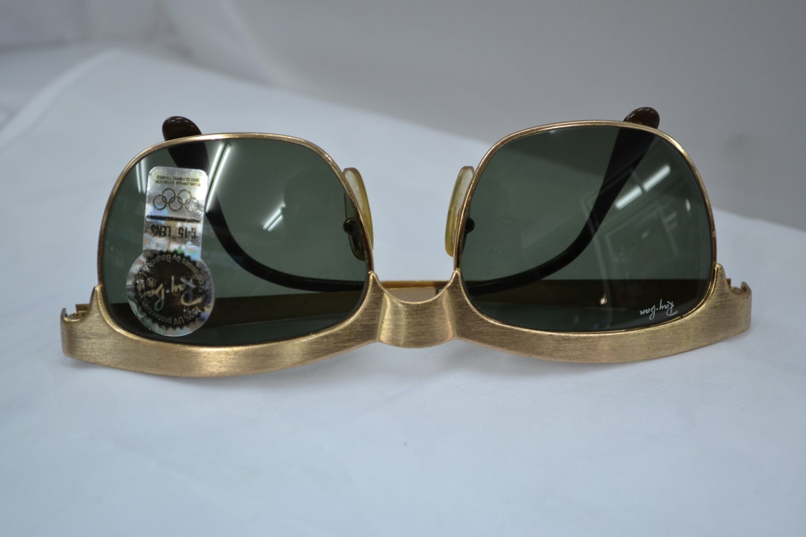 Vintage sunglass: Vintage Ray Ban w0755, gold brushed wayfarer NOS