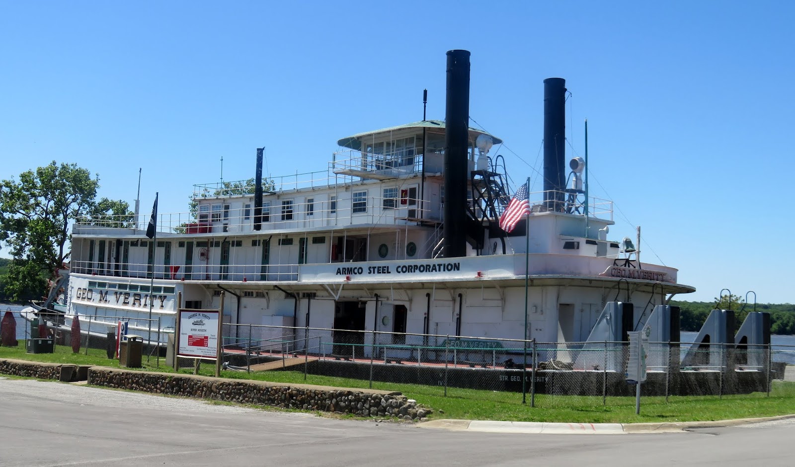 Big Daddy Dave Images and a Little History from Keokuk Iowa