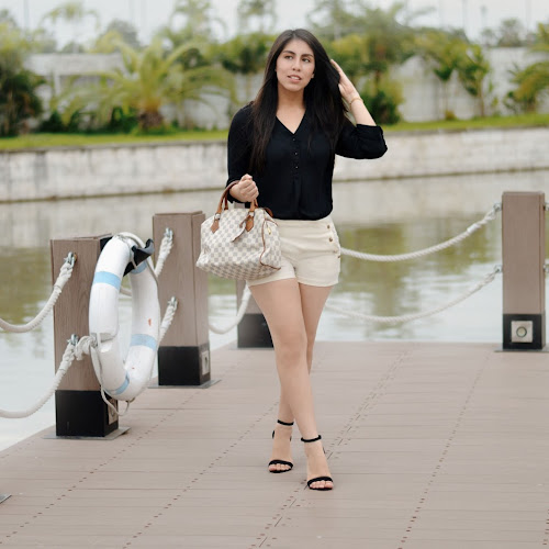 blusa negra outfit formal