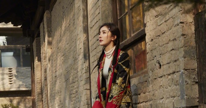 China Entertainment News: Actress Yang Mi covers fashion magazine