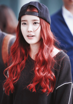 IU+Lee+Jieun+Cute+Hat+Red+Hair+(4).png