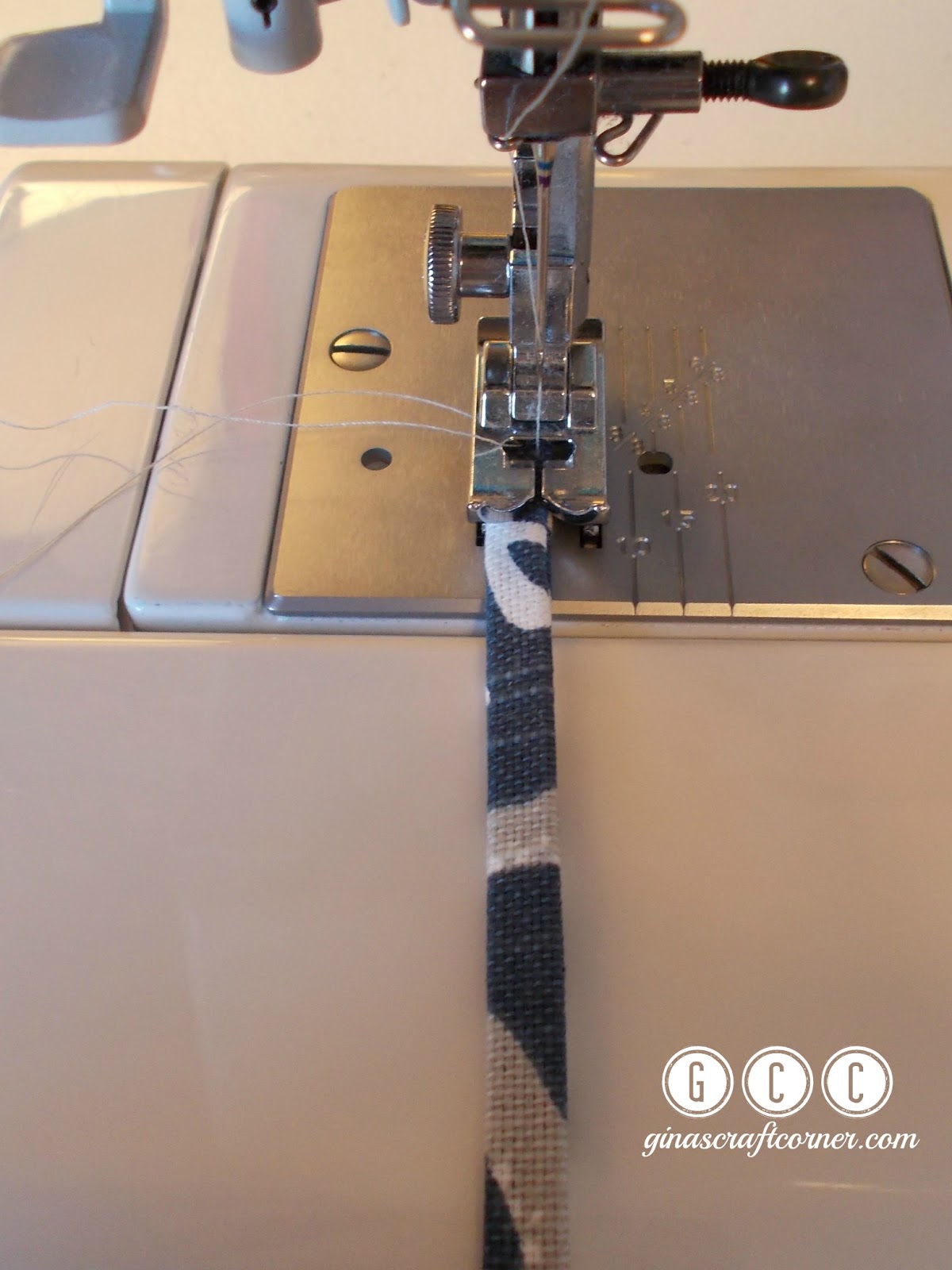 Easy Fabric Zipper Pull Tutorial