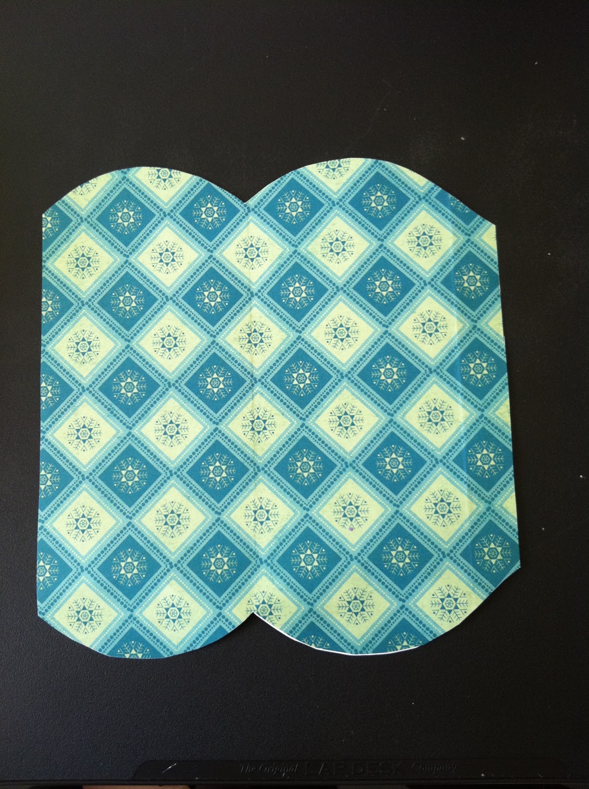 Made with ♥ Pillow boxes.