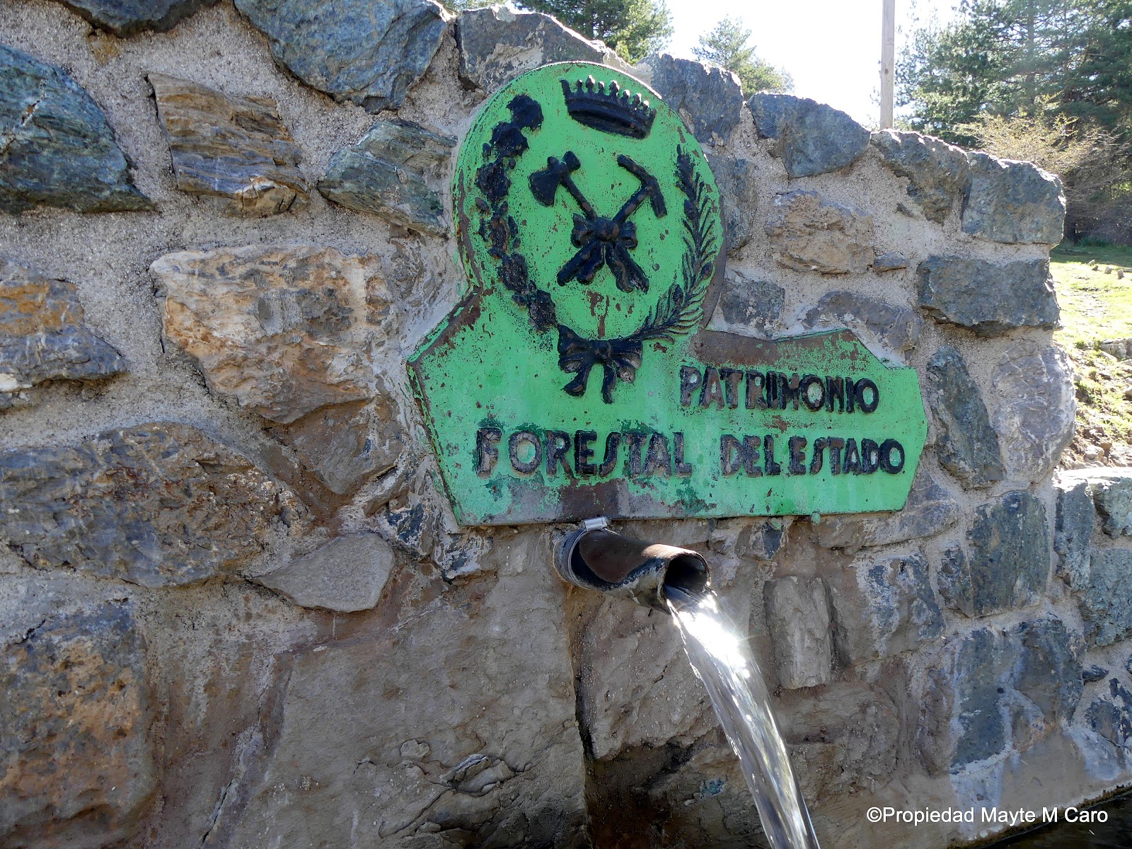 FUENTES EN GRANADA La Fuente de la Cortijuela está situada a los pies