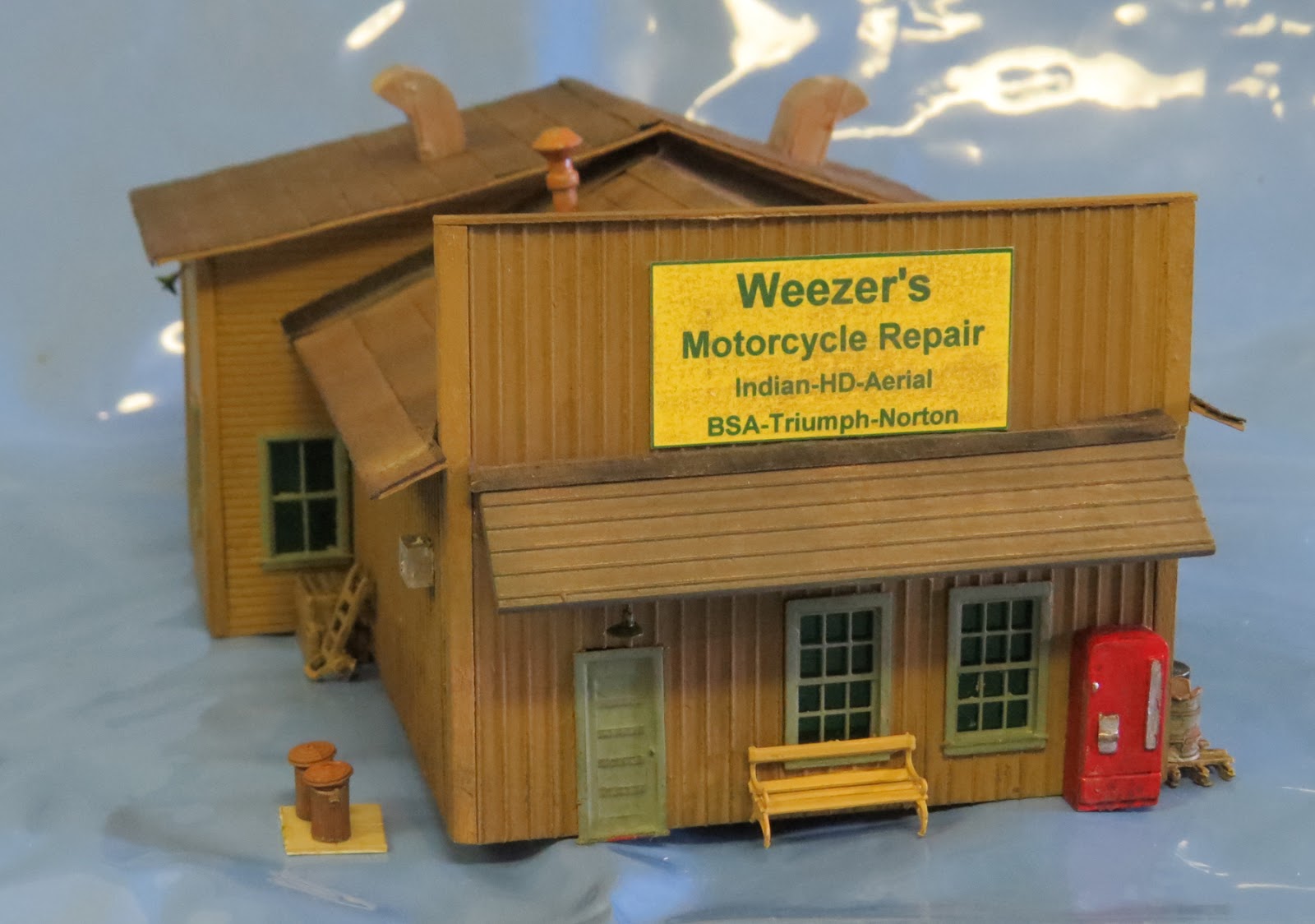 Winnipeg Model Railroad Club Ron Einarson and Turney winners of