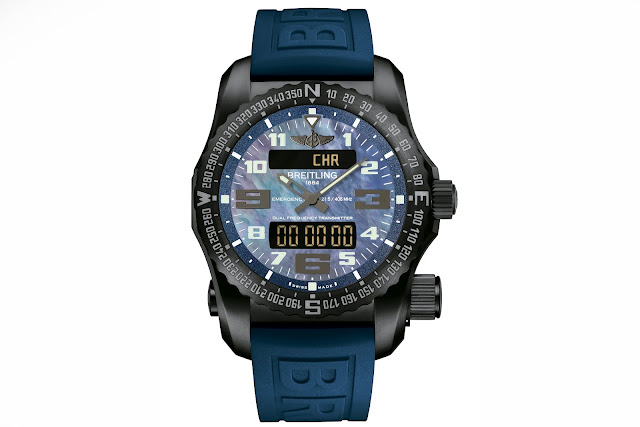 BREITLING NIGHT MISSION frontal azul detalle blog debajo del reloj