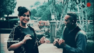 Lirik Lagu Manukmu Dicokot Semut - Wiwid Widayati