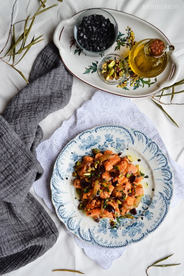GNOCCHIS DE BONIATO CON ACEITUNAS Y PISTACHOS (SG, SL, VEG)