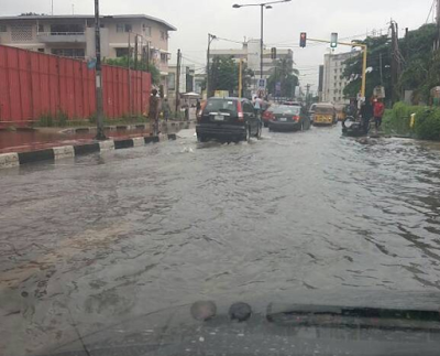 Lagos Police temporarily close Ahmadu Bello road following serious flood
