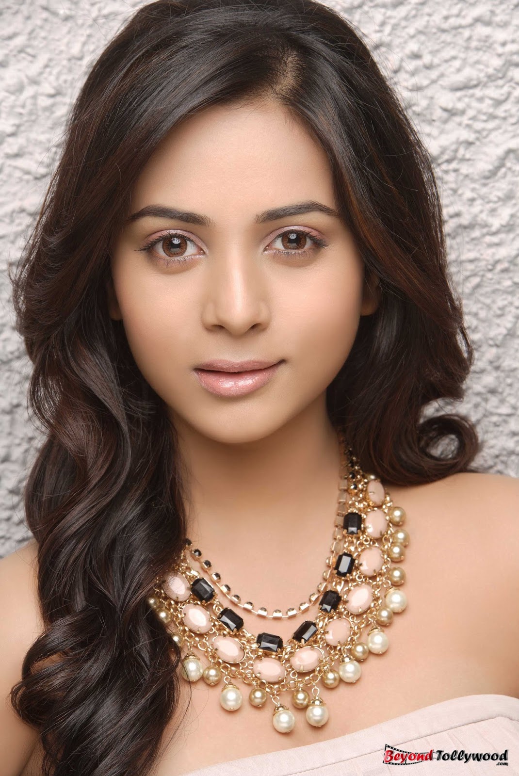 Tollypicz: Suza Kumar Photo Shoot Pics