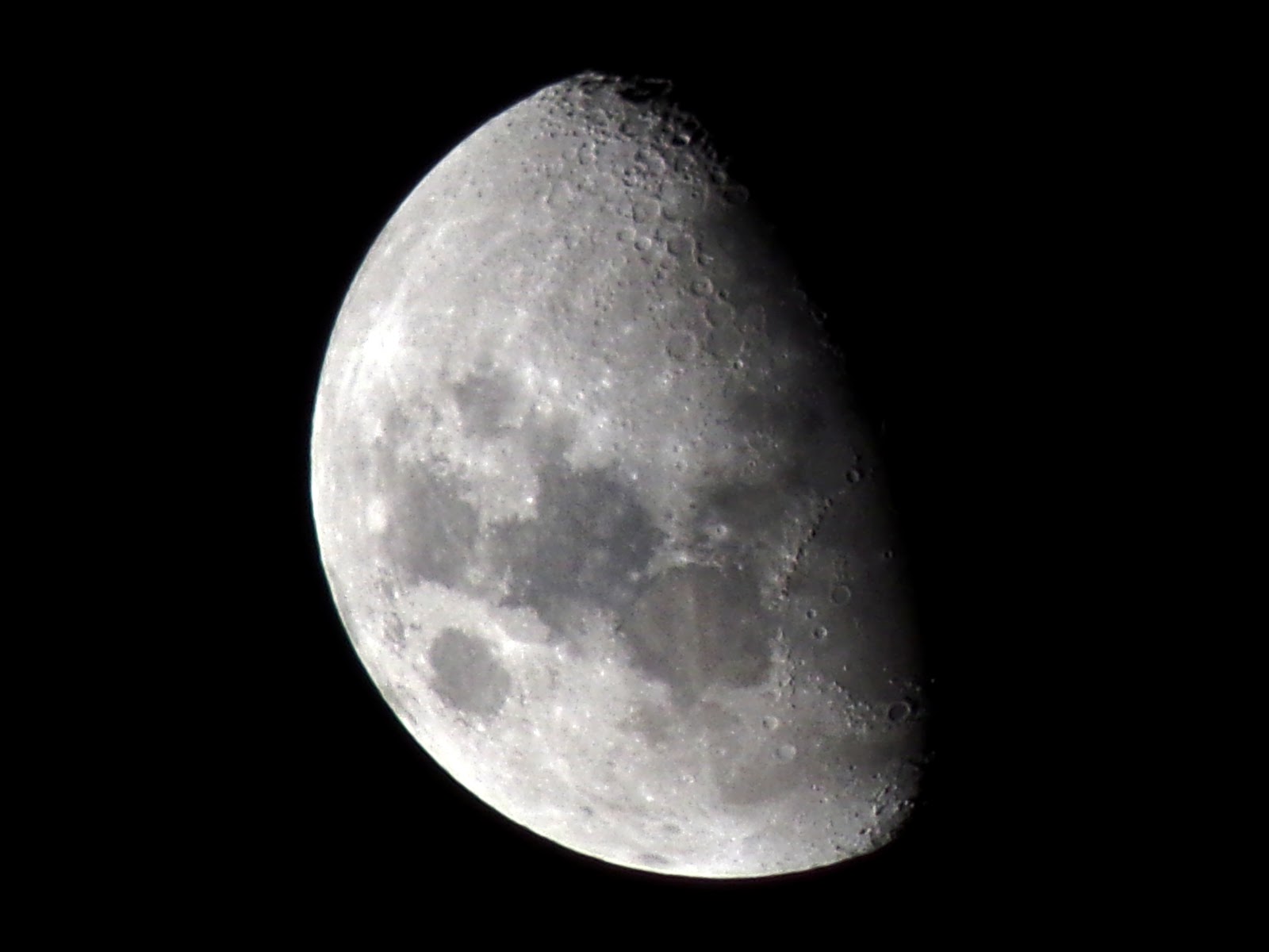 Lunas y Luces Luna Cuarto Creciente 16 de febrero de Noche 22 hs. p.m.