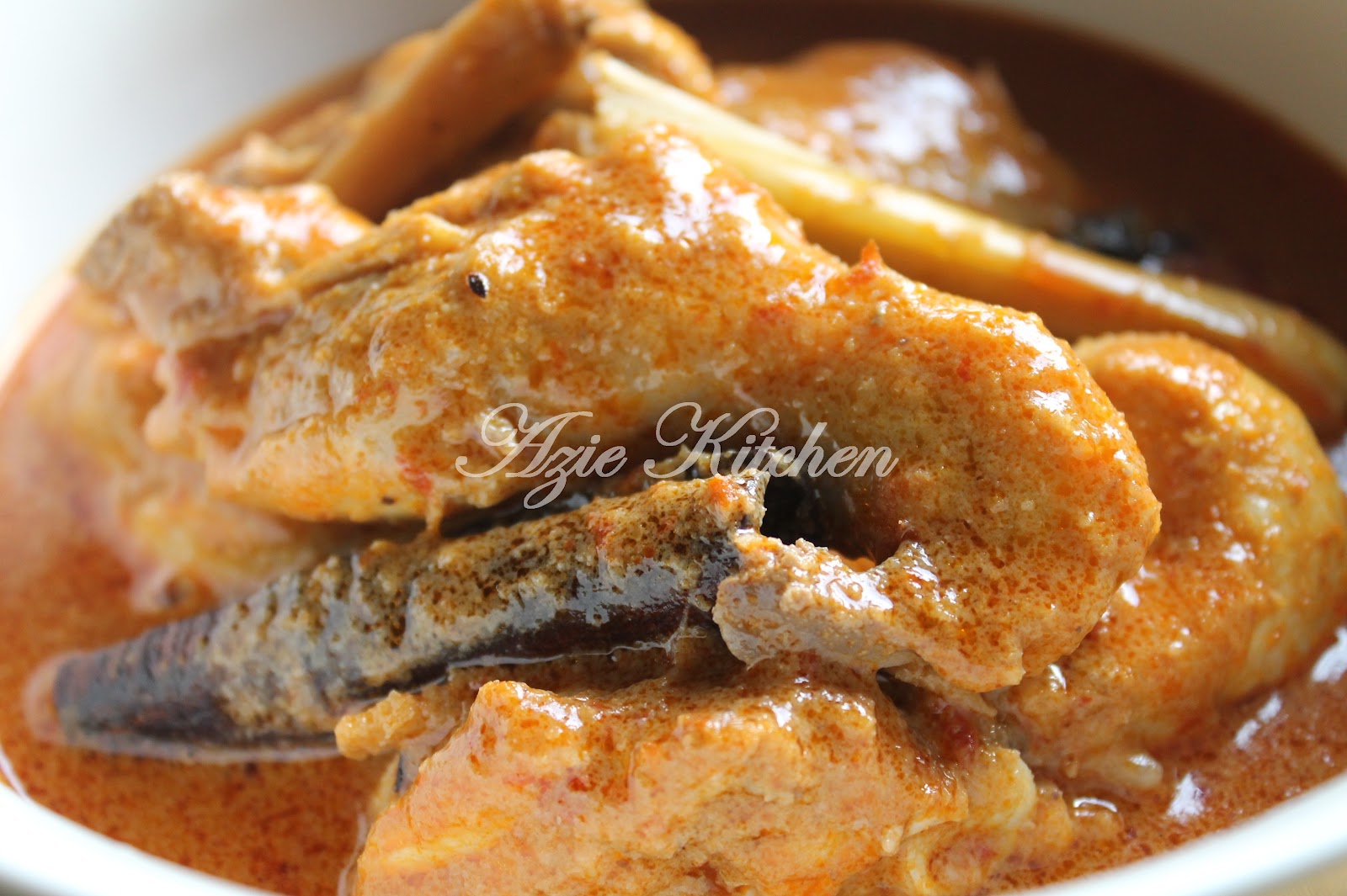 Ayam Masak Lemak Minang a.k.a Ayam Kalio - Azie Kitchen