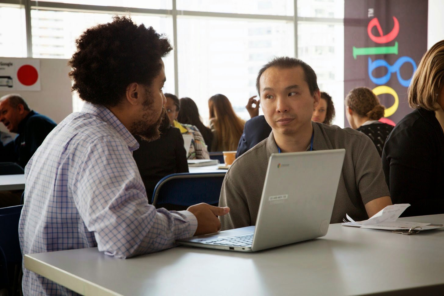 Google working. офис google. Google working. Google working. сотрудники гугл картинки.