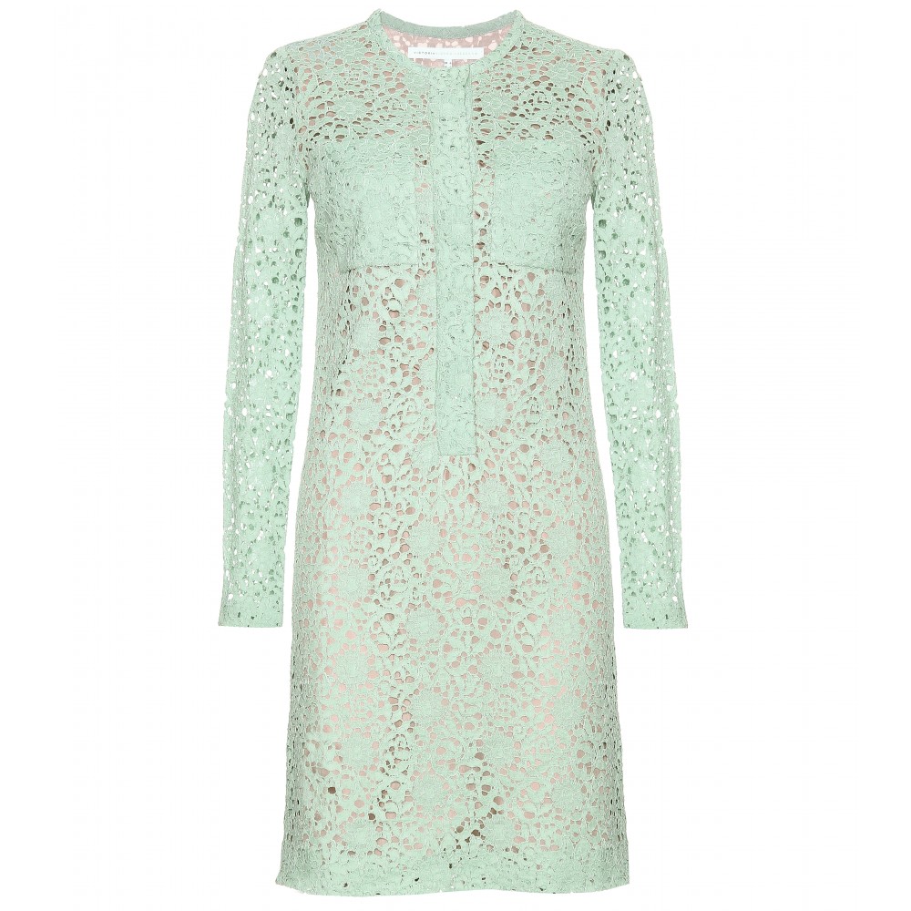 A Touch of Tartan: Kim Sears Green Lace Dress in Pink!