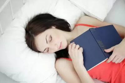 tertidur saat membaca