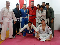 Alumnos clase de jiu jitsu
