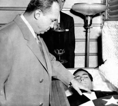 Lana Turner's daughter Cheryl Crane whacked Stompanato in 1958