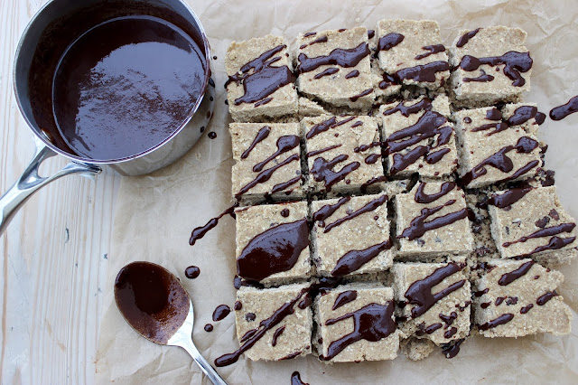 peanut butter chocolate chip oat bars