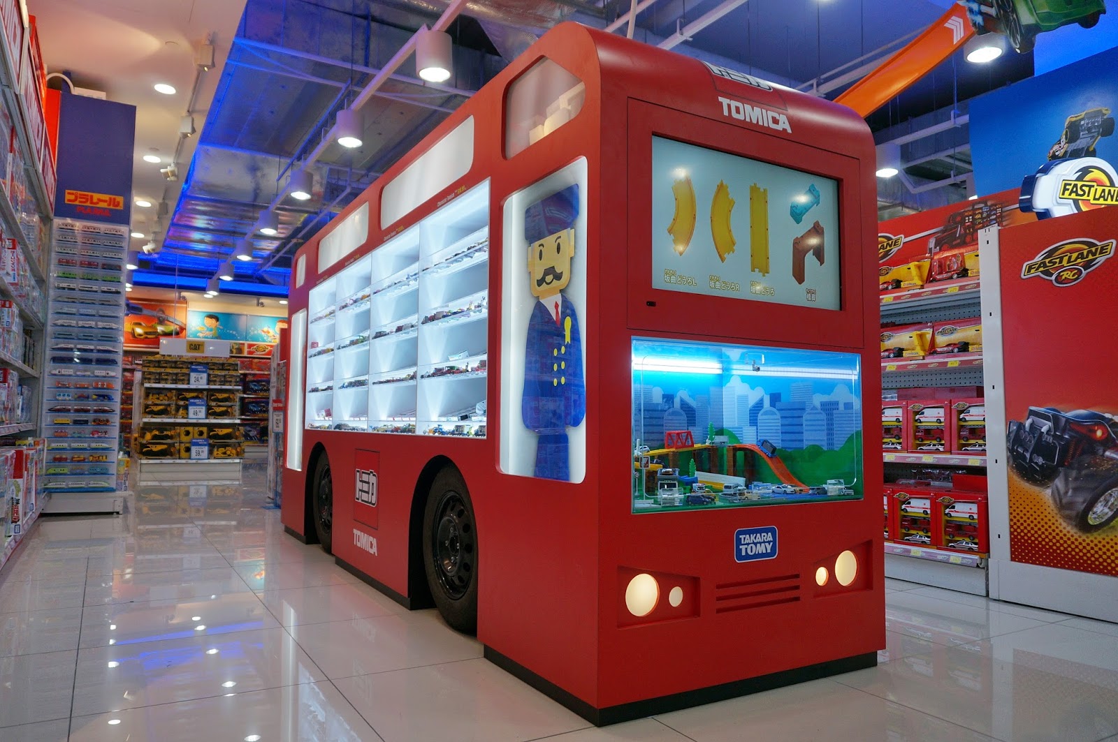 Toys"R"Us Vivocity Flagship Store Revamp!
