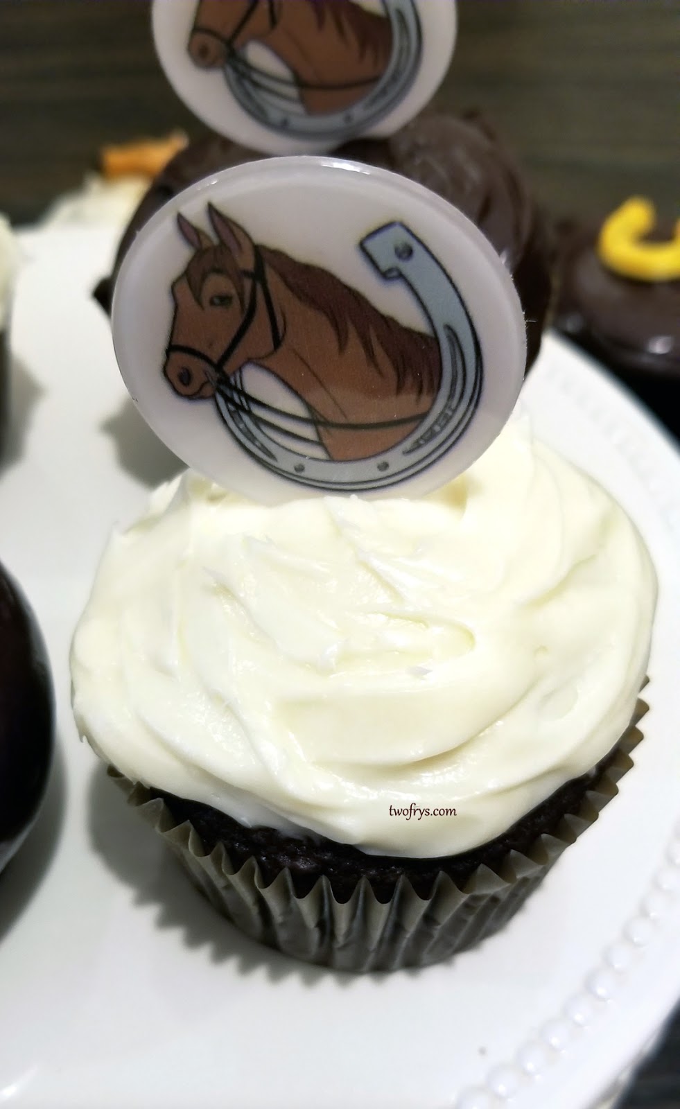 Two Frys Kentucky Derby Cupcakes
