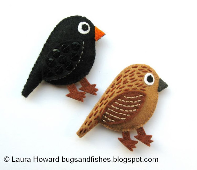 http://bugsandfishes.blogspot.co.uk/2013/10/how-to-make-pair-of-felt-blackbirds.html