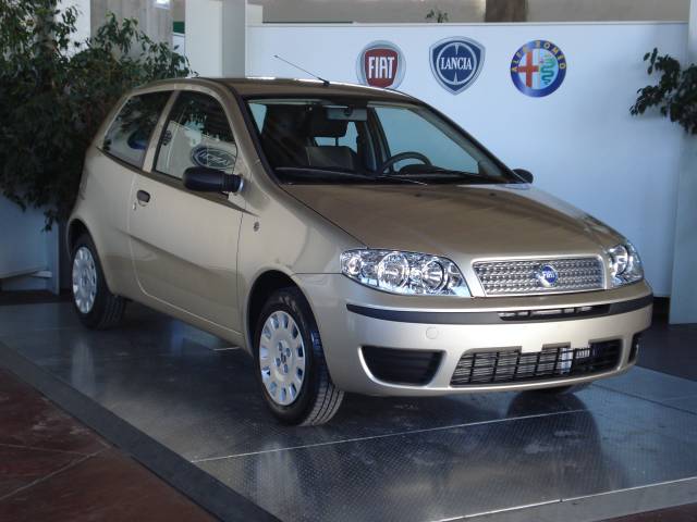 Devis99 Carmania 5 La Fiat Punto jpg (640x480)