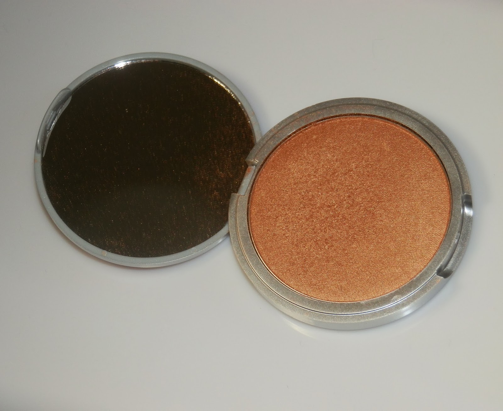 The Balm Betty Lou Manizer Swatches 