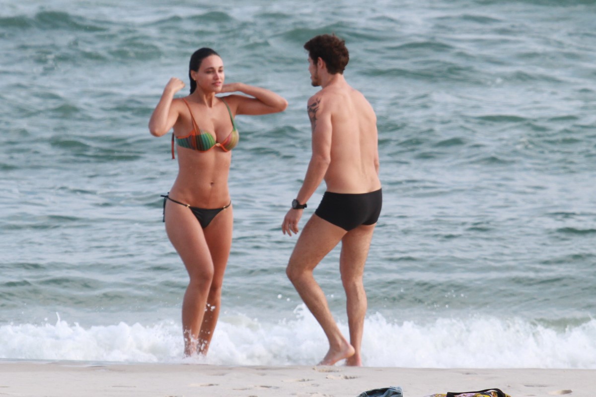 Débora Nascimento on the beach of Barra da Tijuca ~ world actress