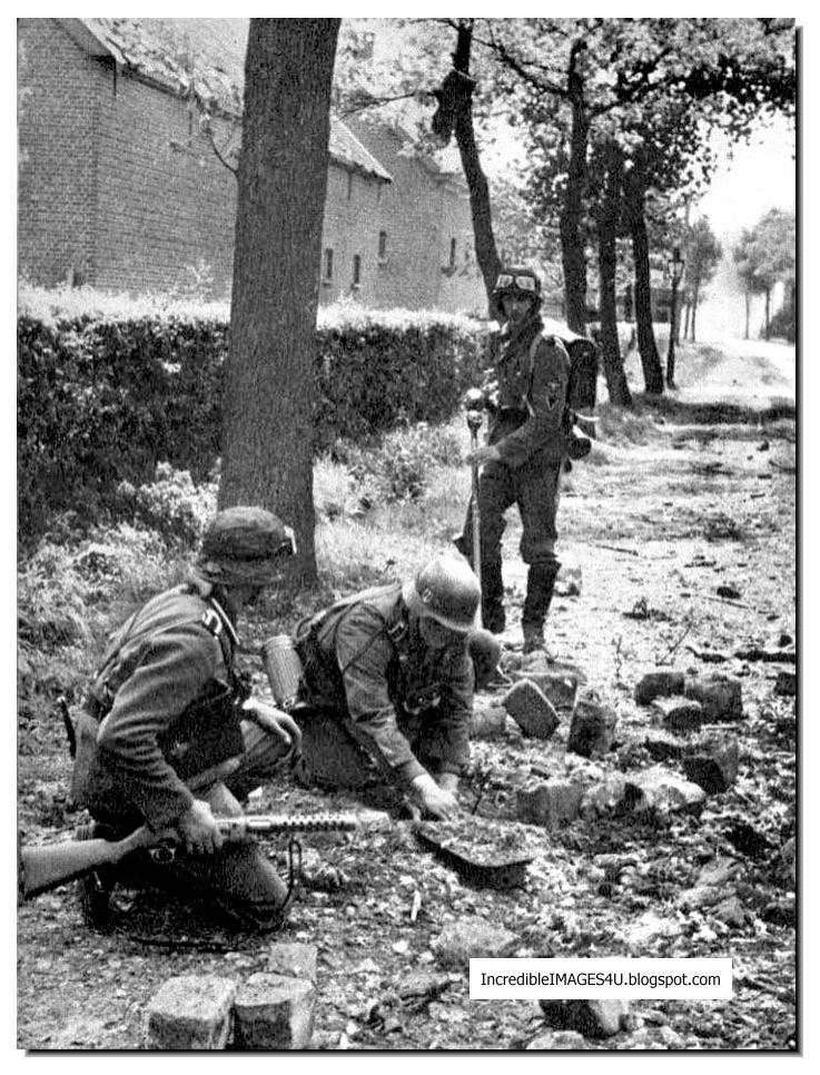 ILLUSTRATED HISTORY: RELIVE THE TIMES: Images Of War, History , WW2