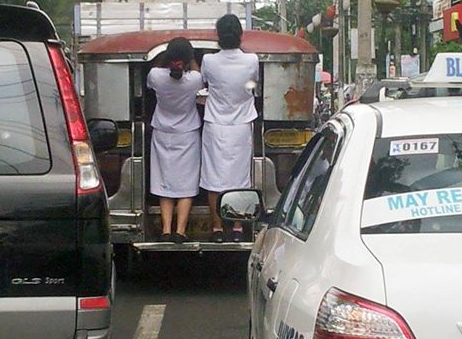 'Jeepney nurses' draws mixed reactions online