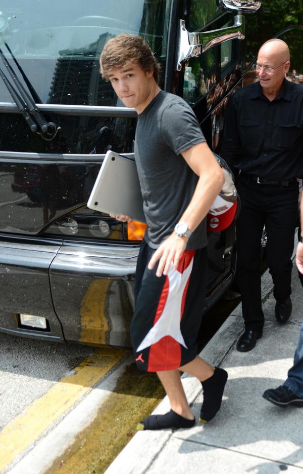 Two Girls, One Direction: Pool Pix