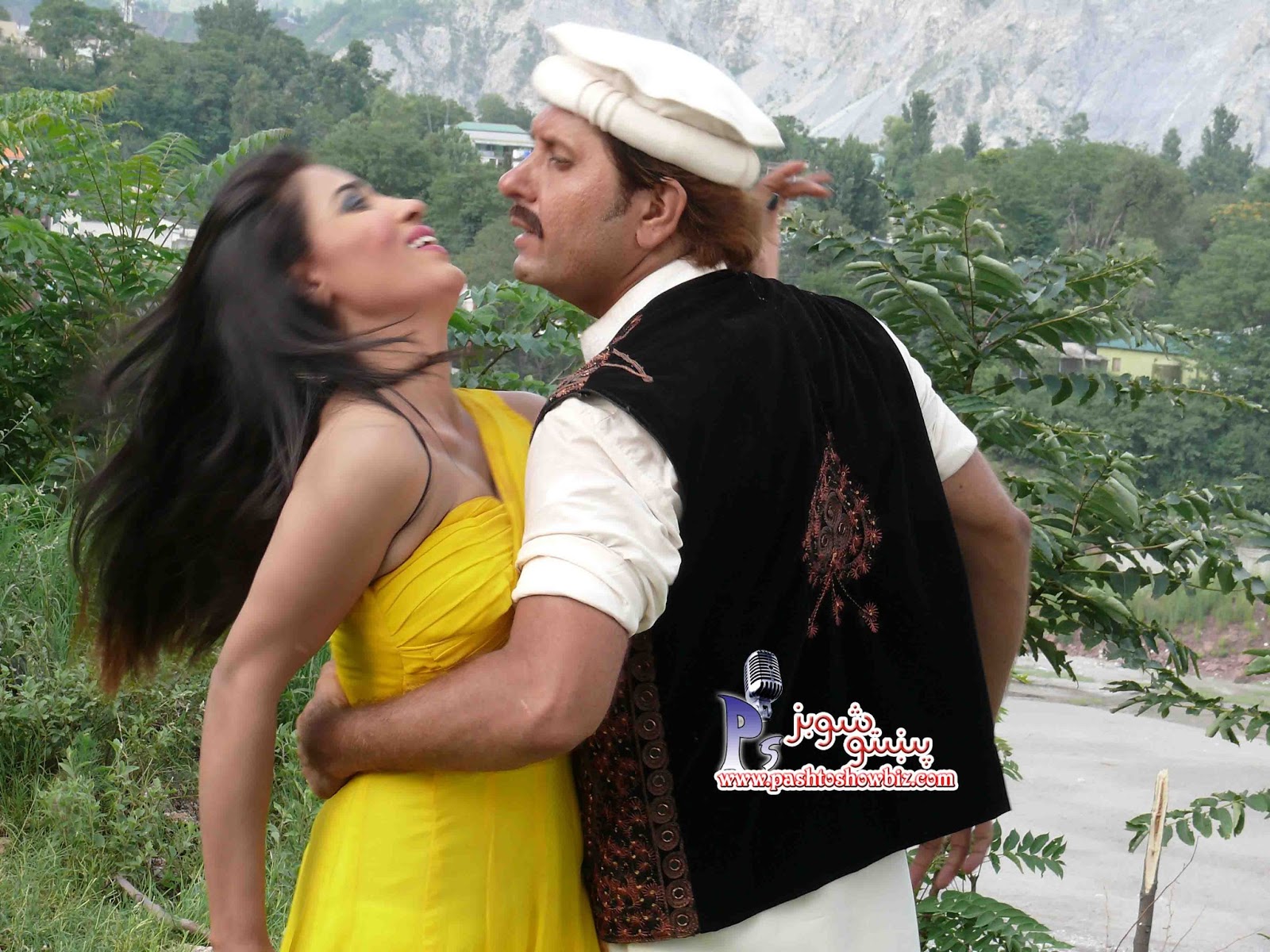 Arbaz Khan & Nadia Chaudari (New Face) Wallpaper in Film 