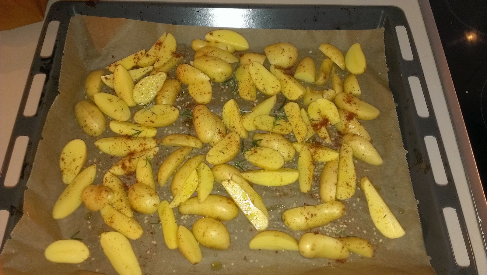 Käthes Küche: Rosmarin-Meersalz Kartoffelspalten mit Kräuterquark