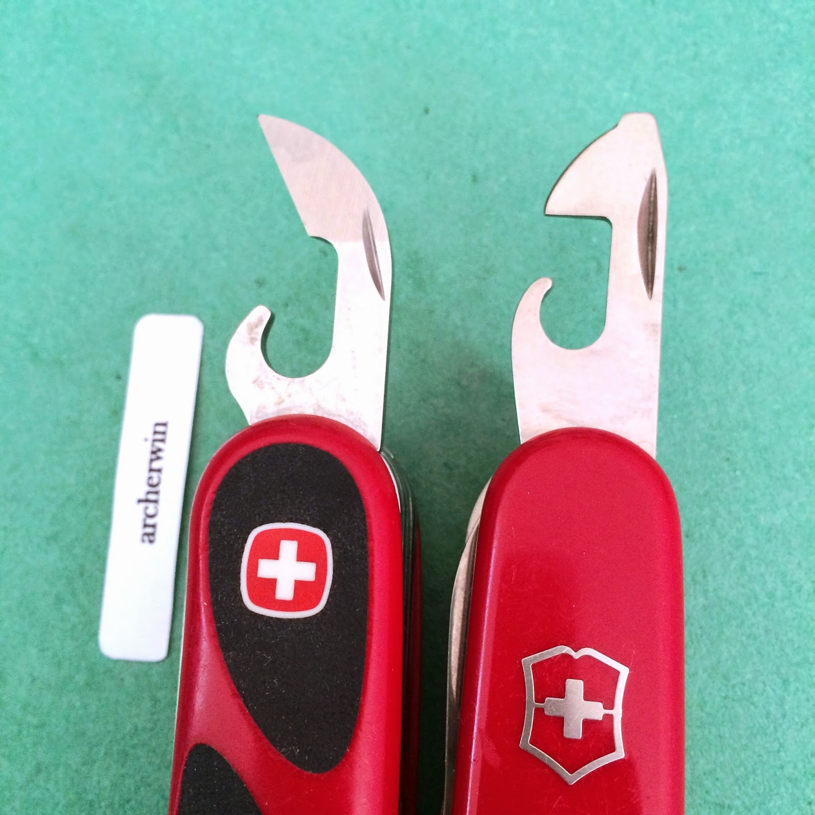 archerwin's Swiss Army Knives REVIEW Victorinox Fieldmaster vs Wenger