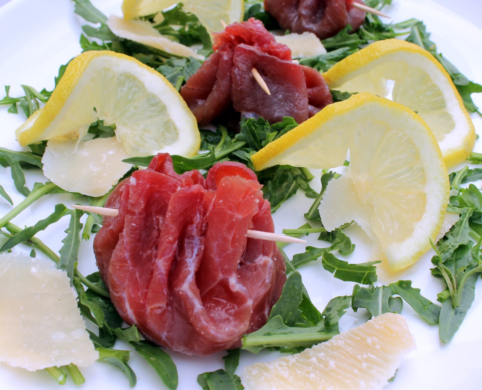 El capricho saludable Involtini di carpaccio di bresaola ripieni di