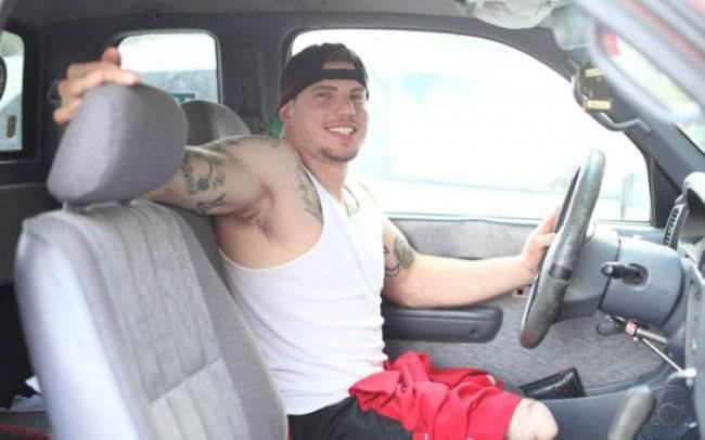 Legless Young Man Became The Coach Of CrossFit Desert Legless Young Man Became The Coach Of CrossFit Desert