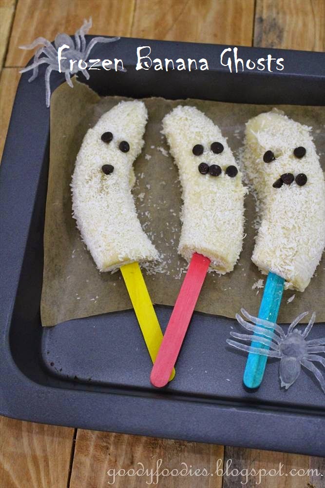 GoodyFoodies Frozen Banana Ghost Pops + Happy Halloween!