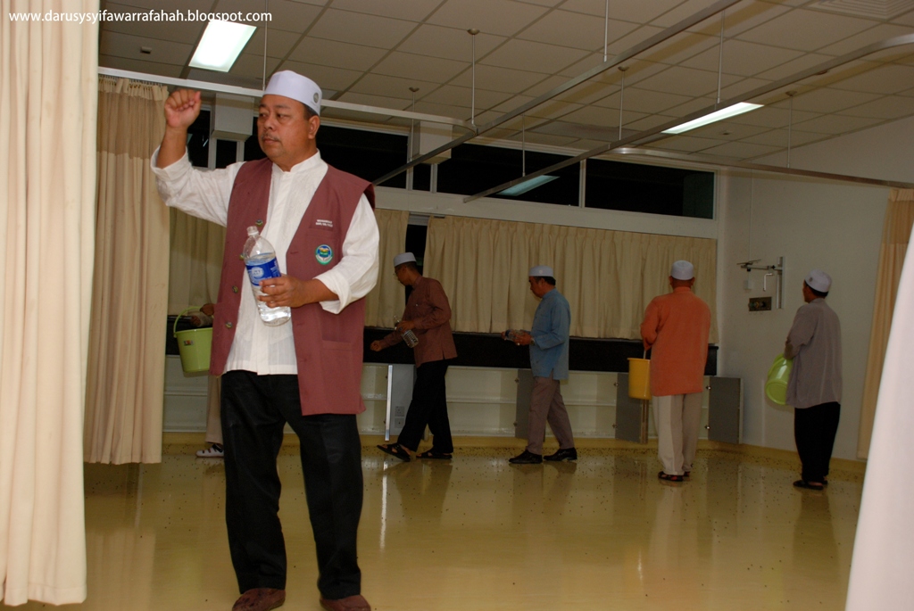 DARUSYSYIFA' WARRAFAHAH: MERAWAT WAD BARU SICU HOSPITAL RIPAS