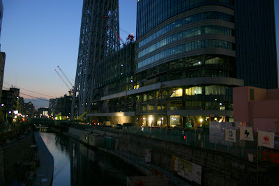 京成橋から見た北十間川と東街区