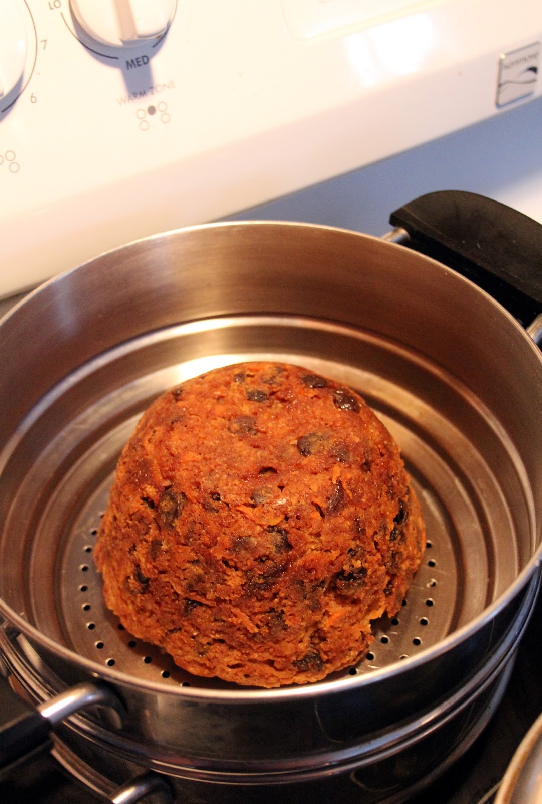Jo and Sue: Traditional Christmas Pudding with Rum Sauce