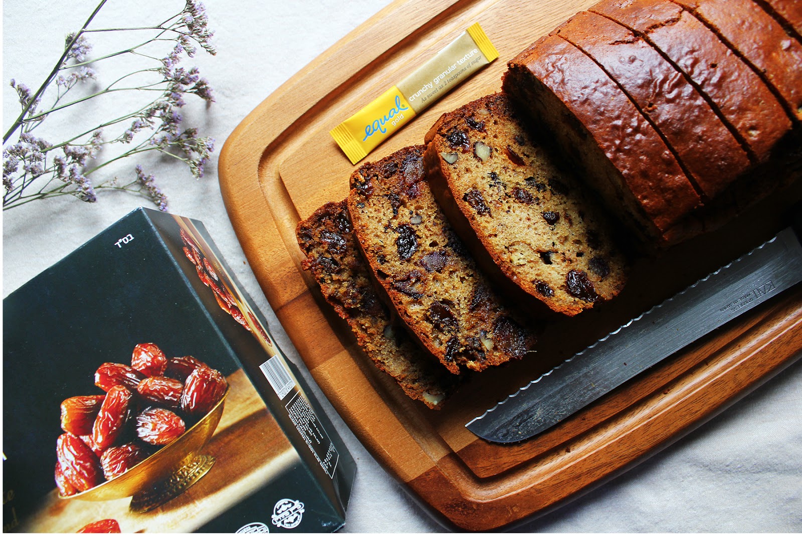 Recipe Date and Walnut Loaf Baking with Stevia