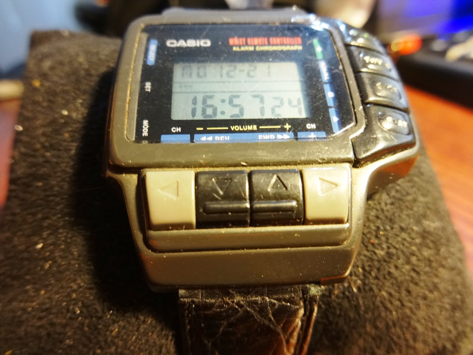 mircogarau: Orologio CASIO CMD-10 (1028) tv remote control japan Watch LCD vintage